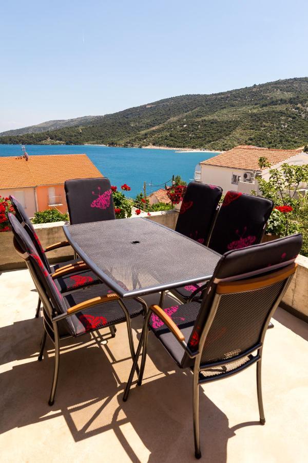 Villa Lovric Marina Luaran gambar