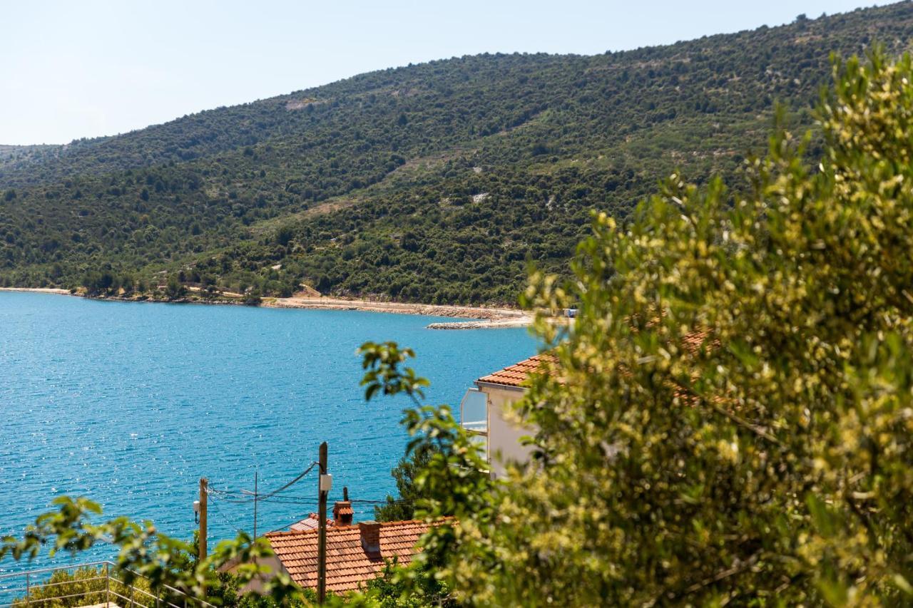 Villa Lovric Marina Luaran gambar